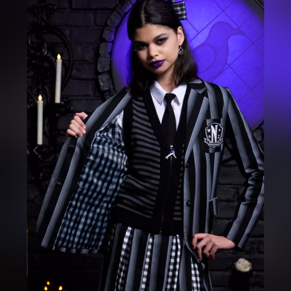 Wednesday Nevermore Academy Uniform Blazer With Embroidered Patch Size XL New - Picture 6 of 14